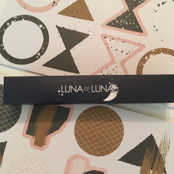 🆕 Luna By Luna Lip Gloss in Venus 💄 - Picture 2 of 4
